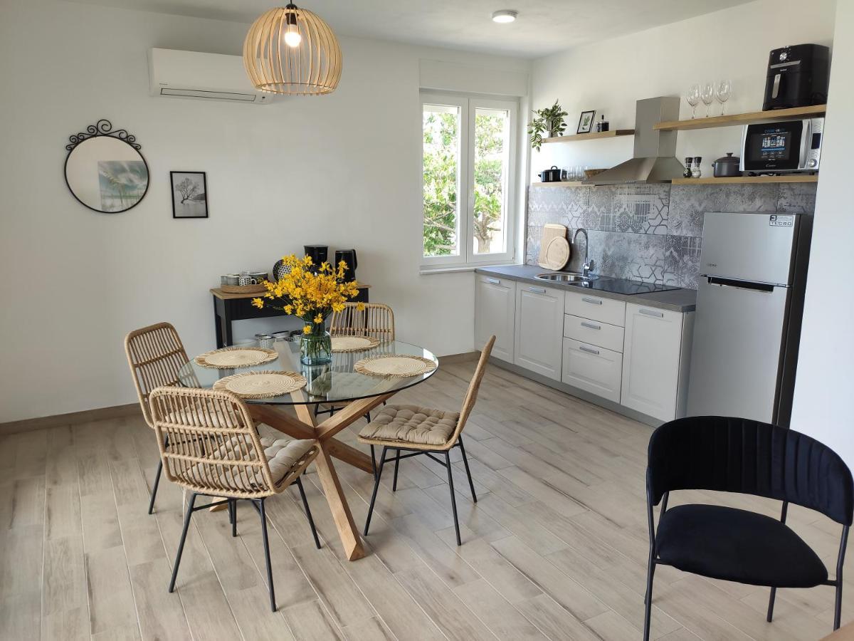 Apartmani Sara 2 Betina  Exteriér fotografie