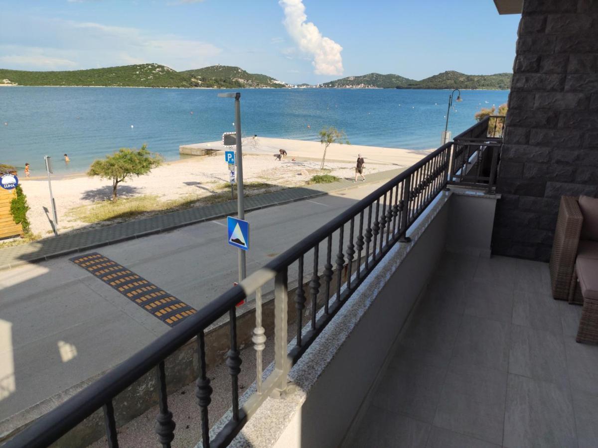 Apartmani Sara 2 Betina  Exteriér fotografie